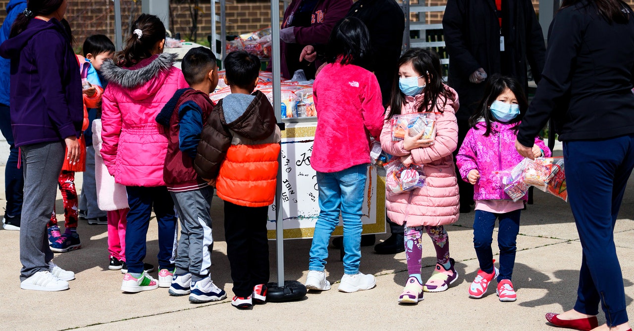 Science_vaccine_kids_GettyImages-1207373633