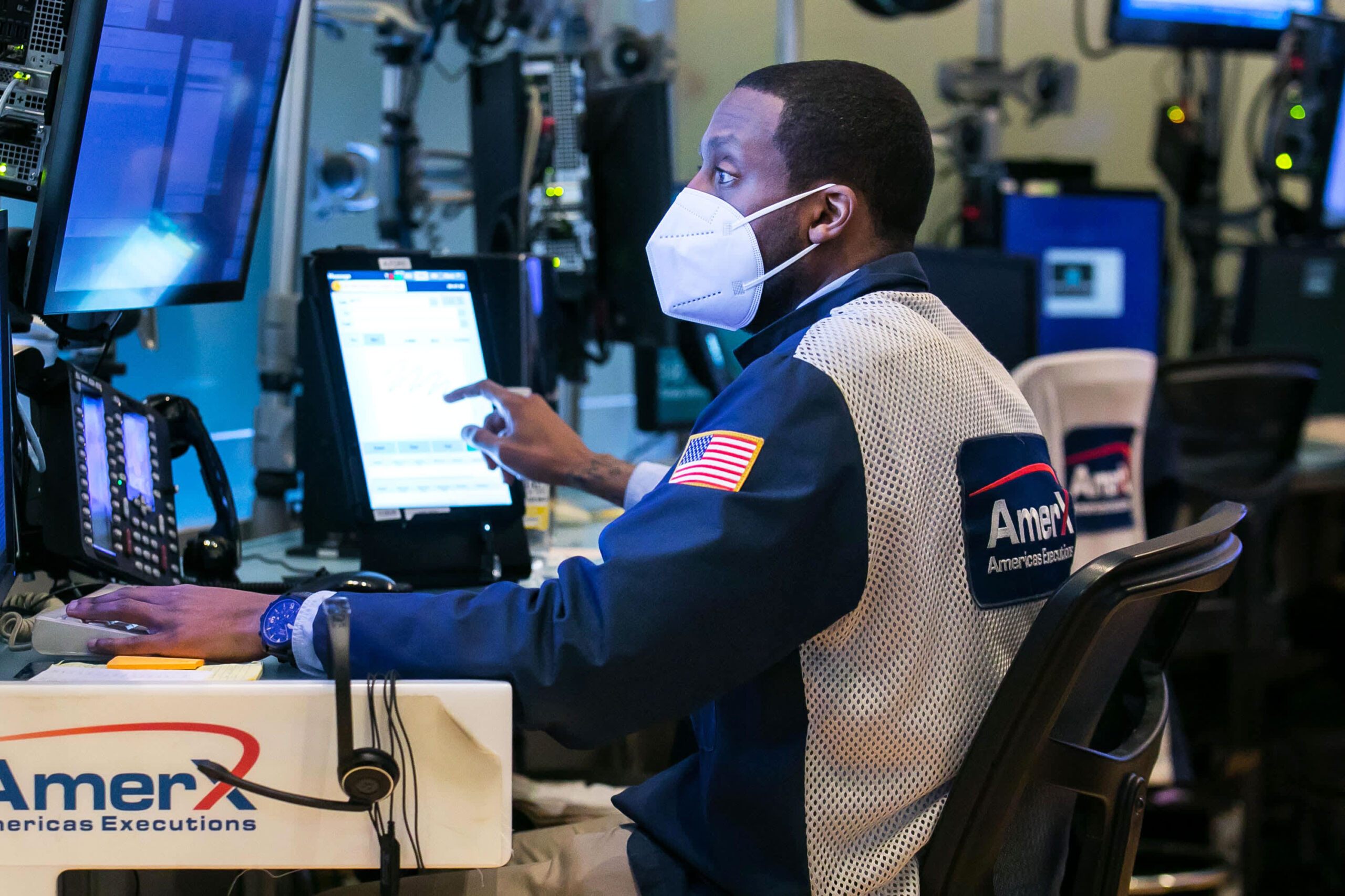 106827909-1611245177144NYSE-Bell-Podium-OB-Photo-210121-PRESS-2-jpg